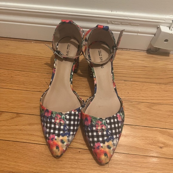 Call it Spring sandal - Picture 3 of 5